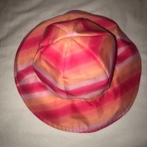 2-4t sun hat provides protection from uv rays!